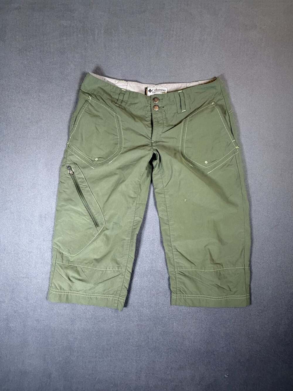 Columbia Titanium Capri Pants Size 8 Green Cargo Hiking
